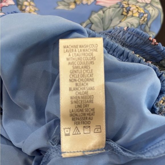 Max Studio Light Blue Floral Handkerchief Blouse Shirt Size Small - Picture 11 of 11